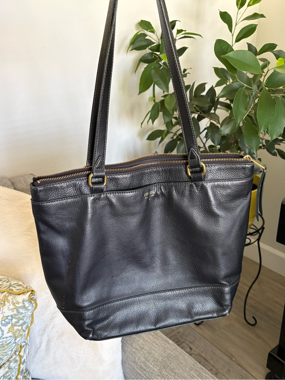 Fossil Vintage Black Pebbled Leather Zip-Top Tote